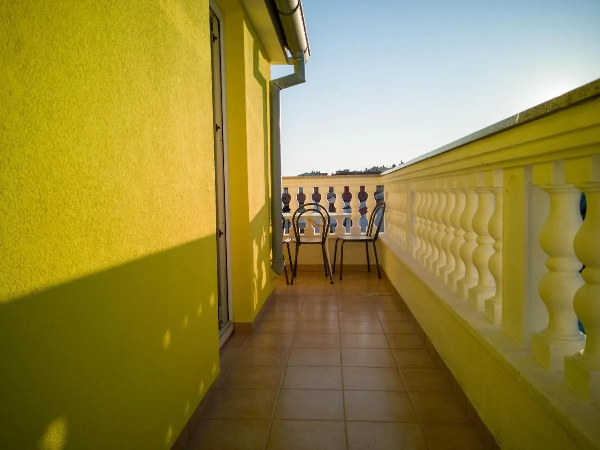 Jela Apartment With A Big Balcony Pula 0*,
