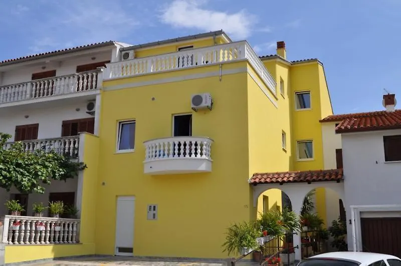 Jela Apartment With A Big Balcony Pula 0*,  Chorwacja