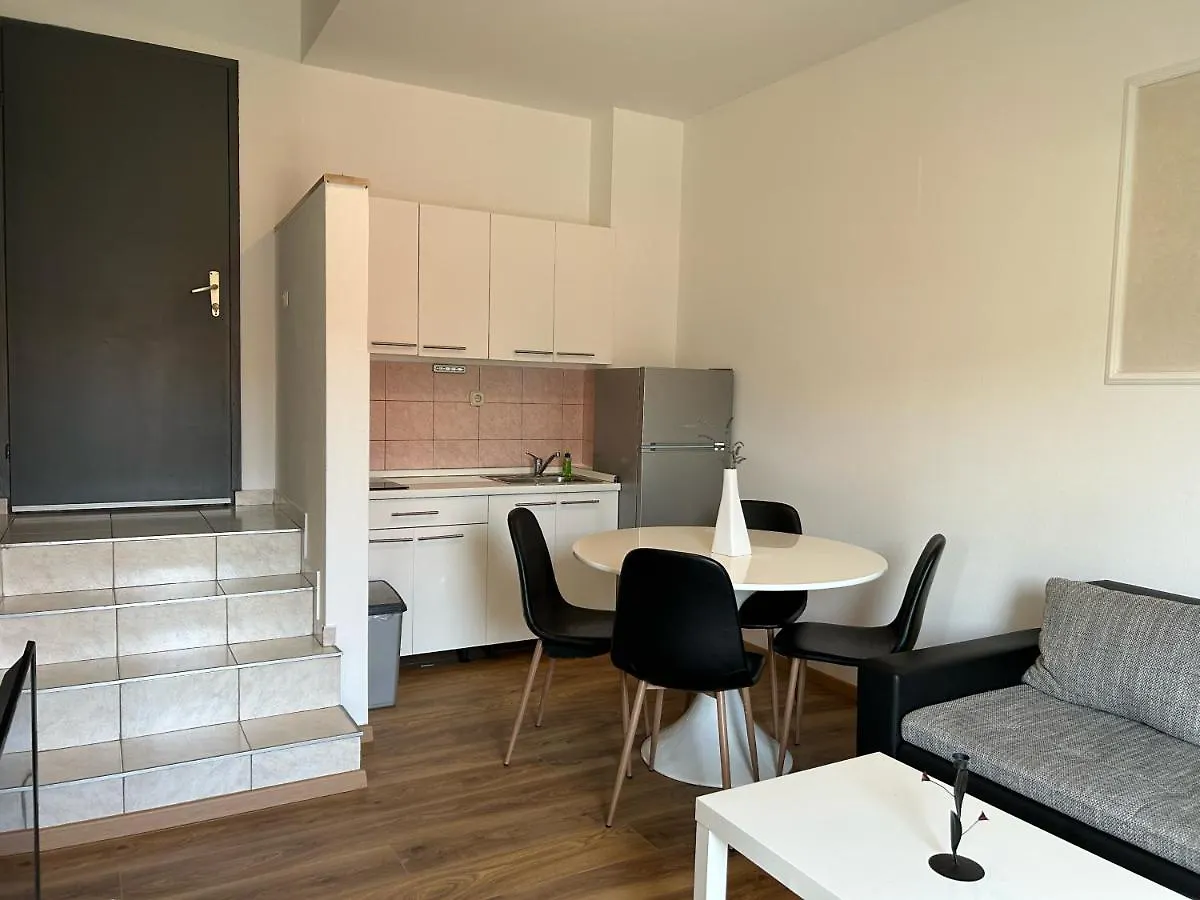Jela Apartment With A Big Balcony Pula Chorwacja