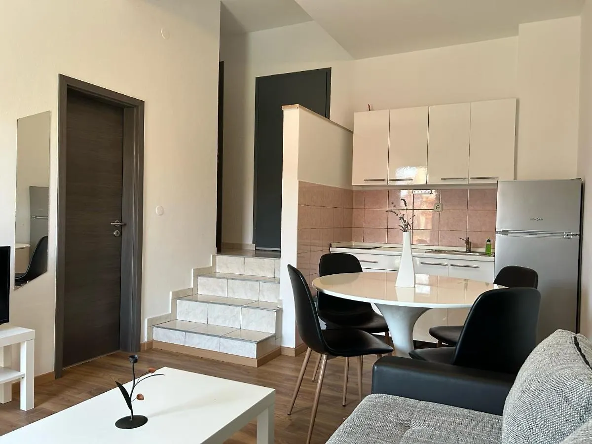 Jela Apartment With A Big Balcony Pula Chorwacja